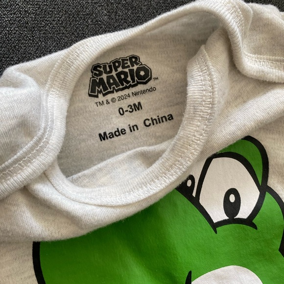 Yoshi onesie - Picture 2 of 2
